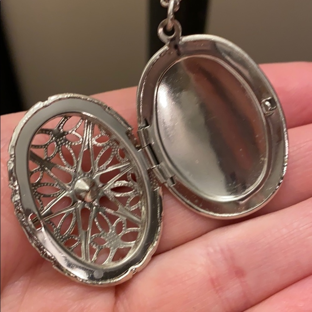 Silver Locket - Picture 5 of 6